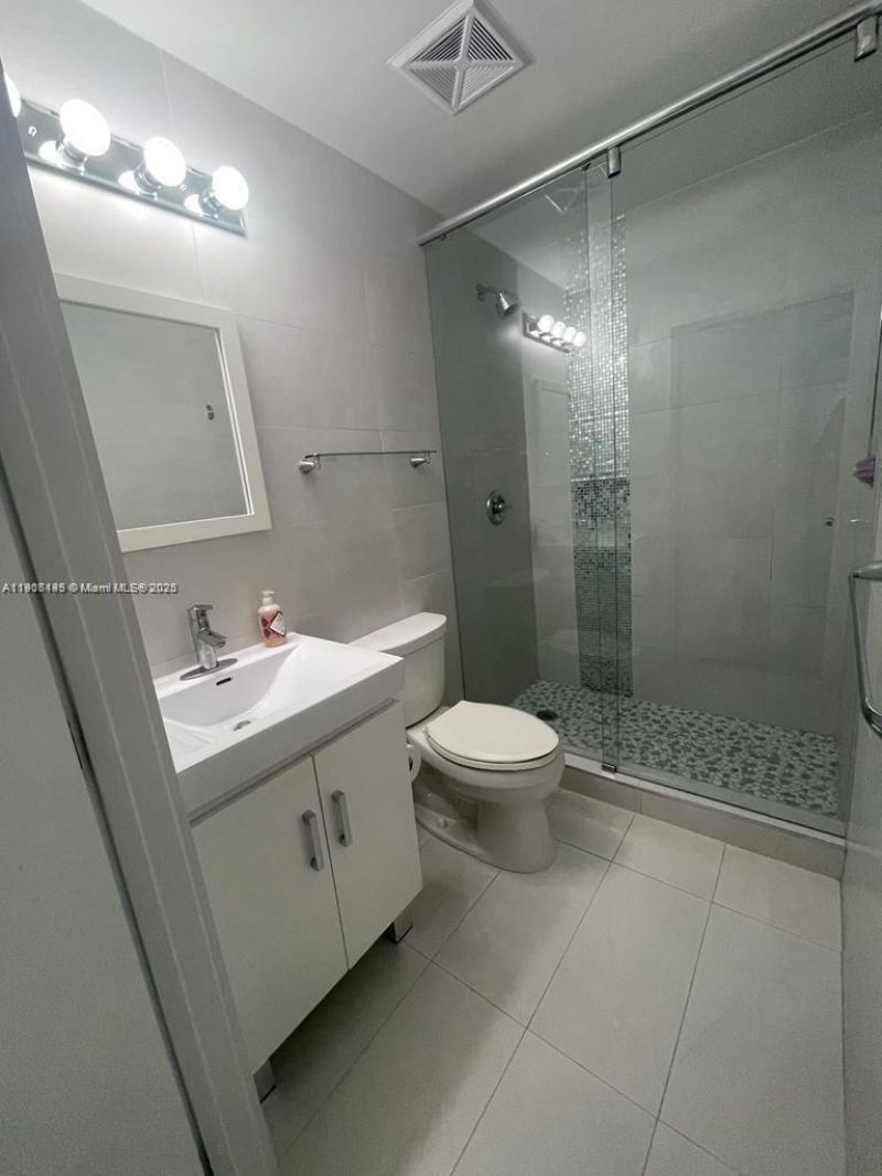 60 SW 13th St, Unit 3606, Miami, FL 33130 Photo