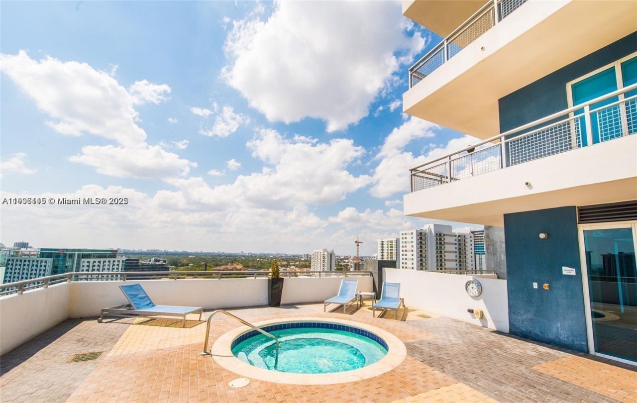 60 SW 13th St, Unit 3606, Miami, FL 33130 Photo