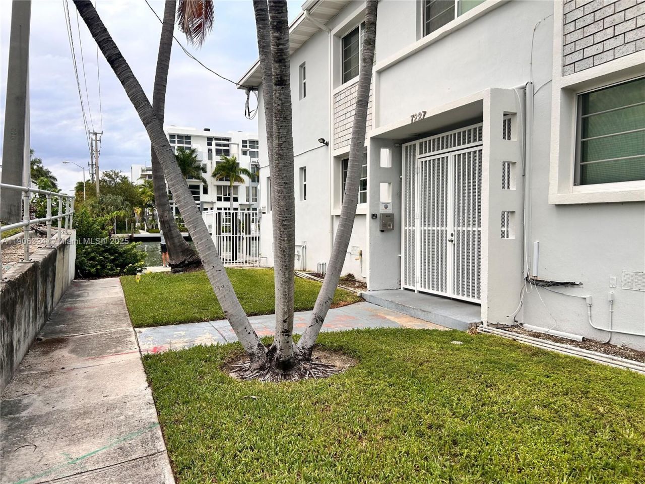 7207 Bay Dr, Unit 24, Miami Beach, FL 33141 Photo