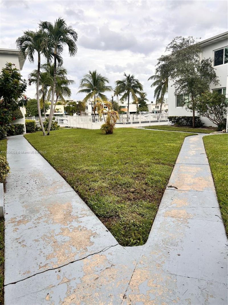 7207 Bay Dr, Unit 24, Miami Beach, FL 33141 Photo