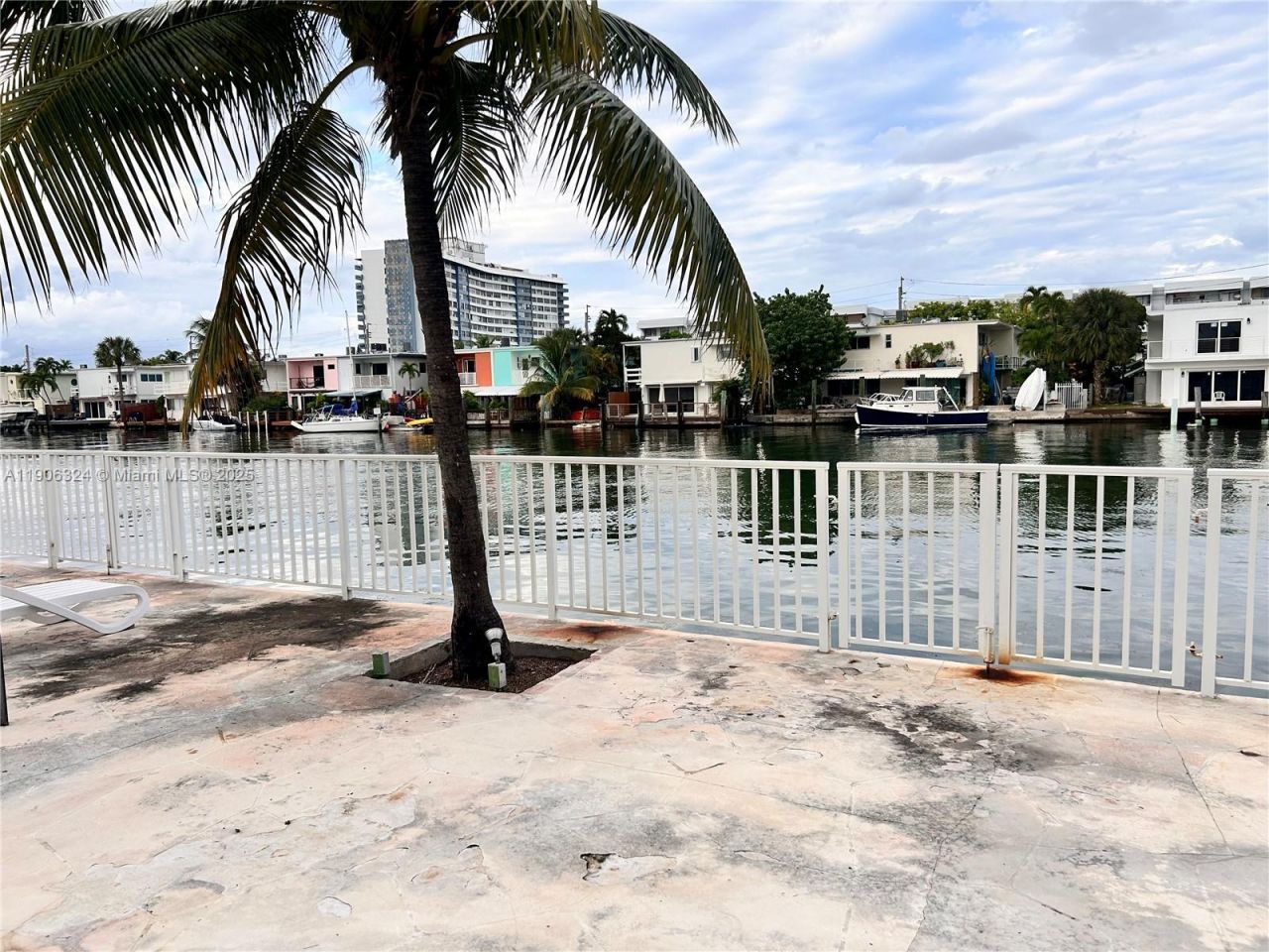 7207 Bay Dr, Unit 24, Miami Beach, FL 33141 Photo