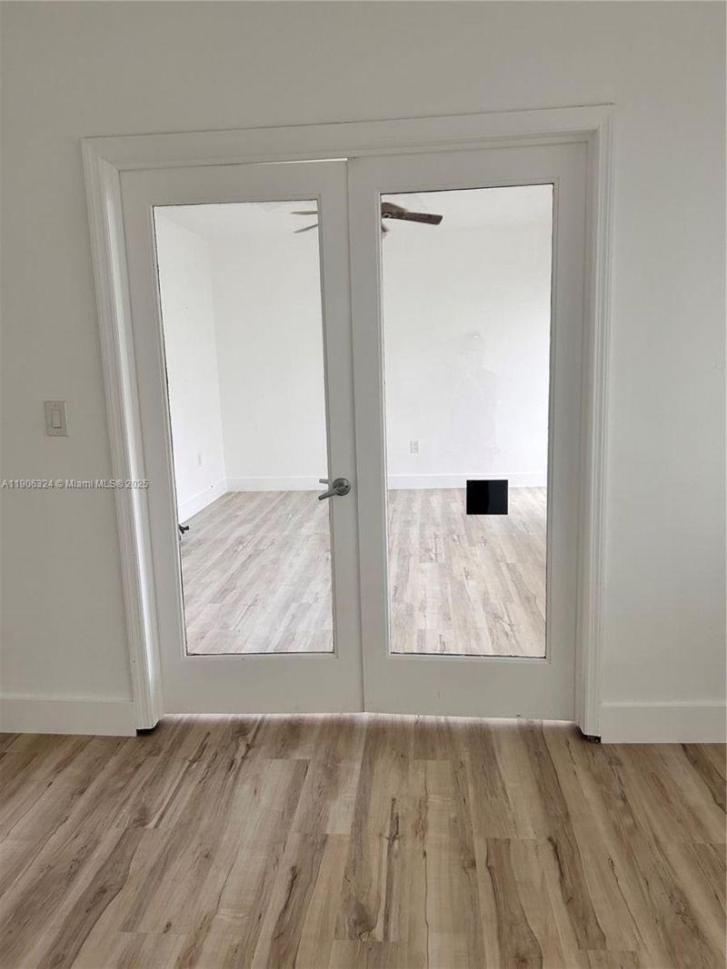 7207 Bay Dr, Unit 24, Miami Beach, FL 33141 Photo