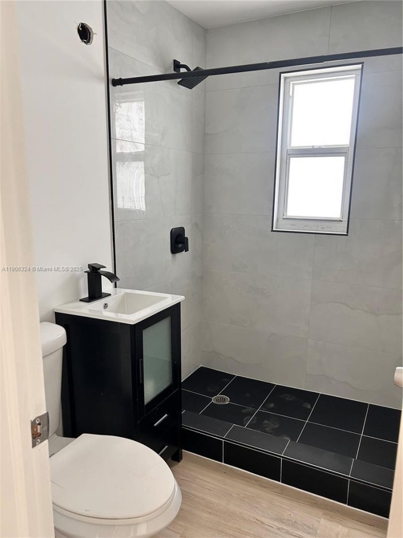 7207 Bay Dr, Unit 24, Miami Beach, FL 33141 Photo