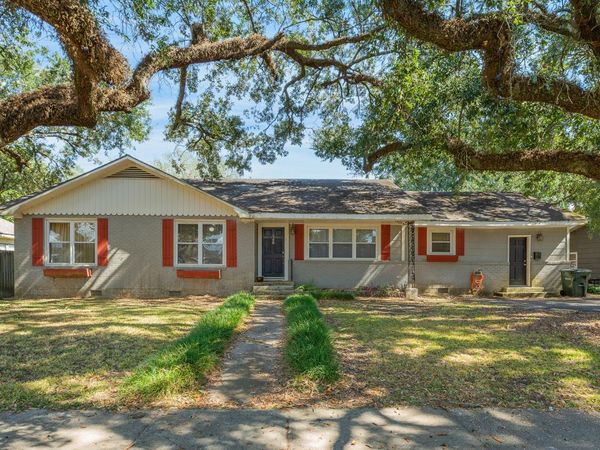 320 Country Club Drive, New Iberia, LA 70563