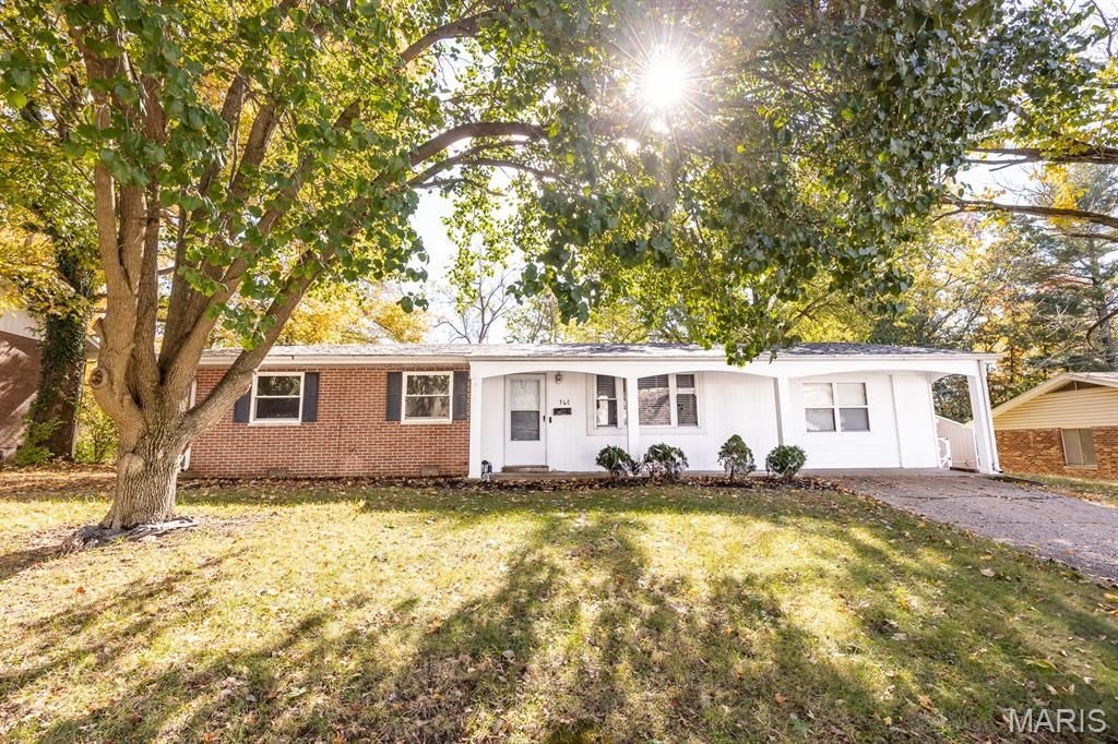 860 Wilshire Drive, Belleville, IL 62223 Main Photo