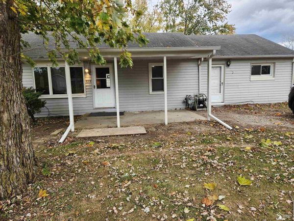6215 Custer Avenue, South Rockwood, MI 48179