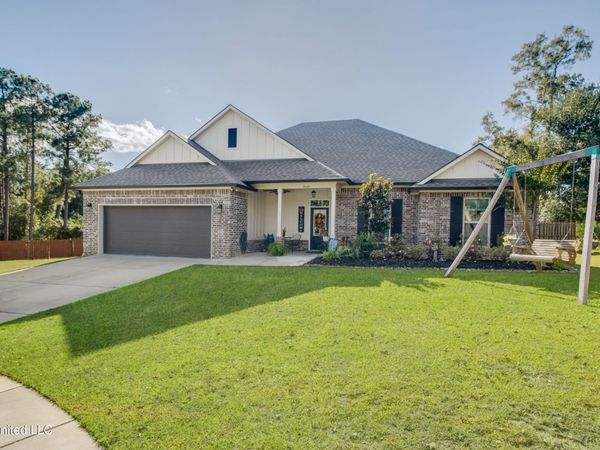 7469 Mapleway Court, Pass Christian, MS 39571