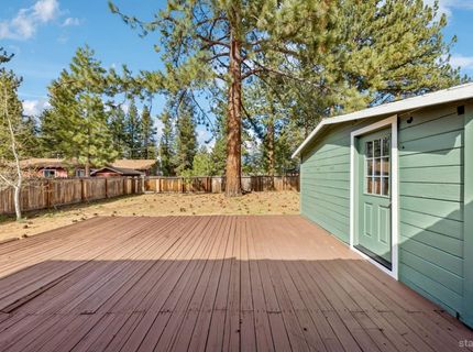 941 Brockway Avenue, South Lake Tahoe, CA 96150 Photo