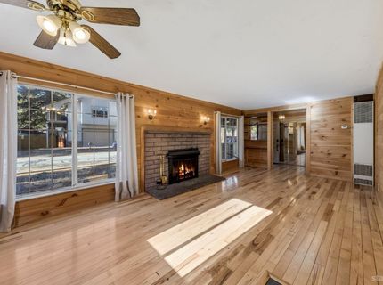 941 Brockway Avenue, South Lake Tahoe, CA 96150 Photo