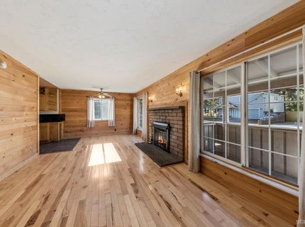 941 Brockway Avenue, South Lake Tahoe, CA 96150 Photo