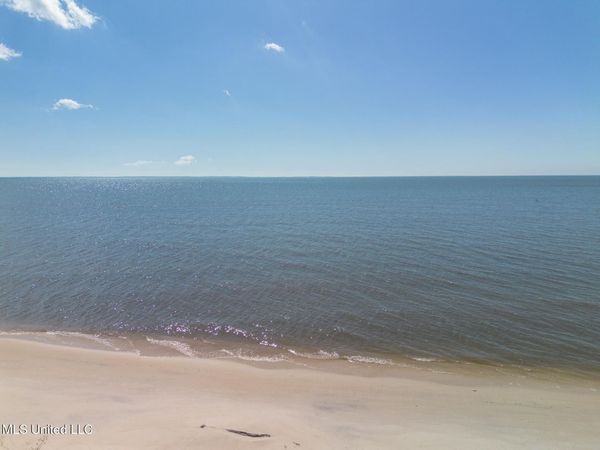 7205 Belle Fontaine Drive, Ocean Springs, MS 39564