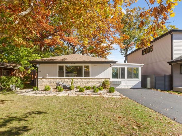 1013 Longaker Road, Northbrook, IL 60062