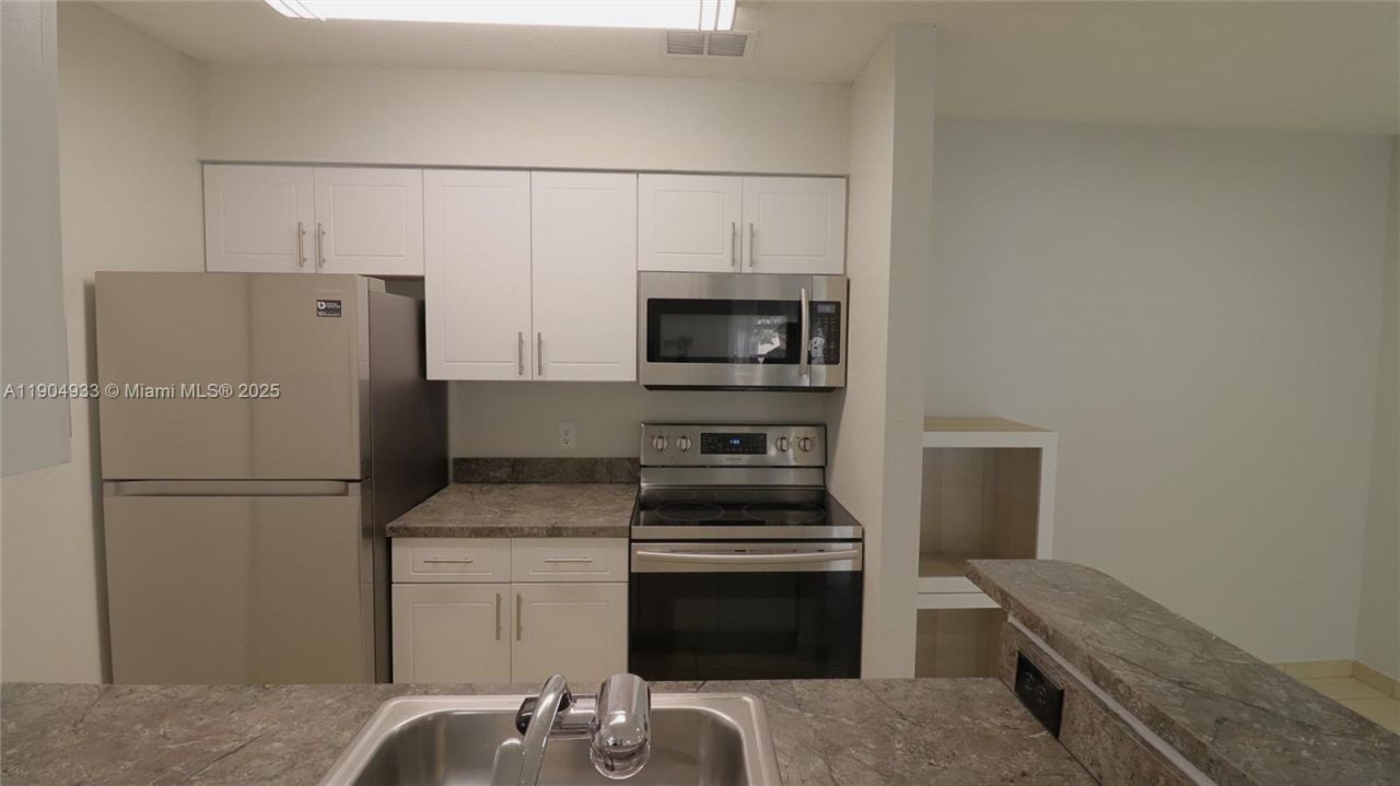 2846 S University Dr, Unit 4104, Davie, FL 33328 Photo