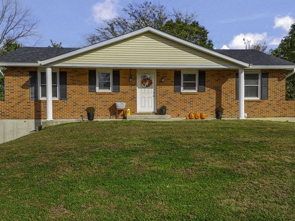 212 Meadowlake Drive, Mexico, MO 65265