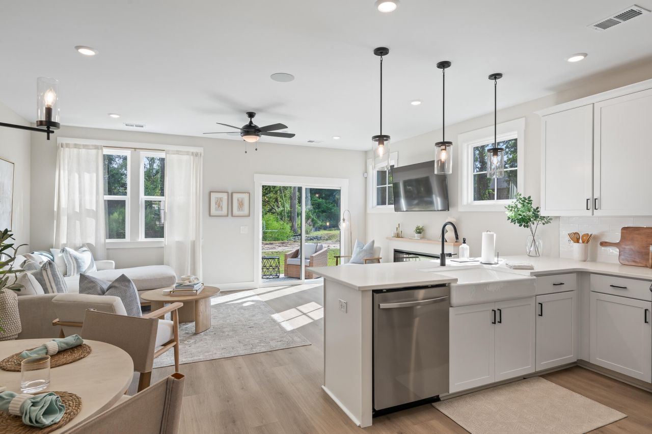 346 Bremerton Drive Photo 8