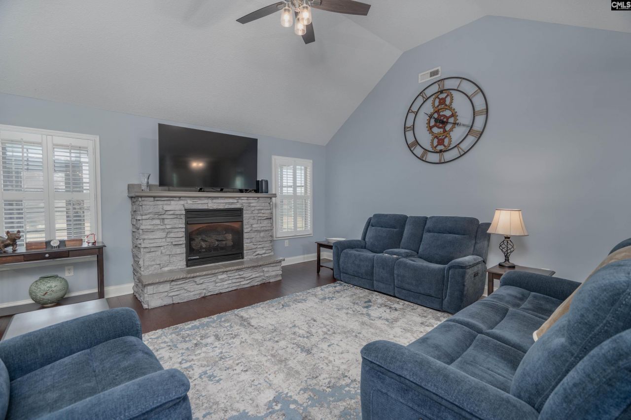 1405 Raccoon Rd Photo 4