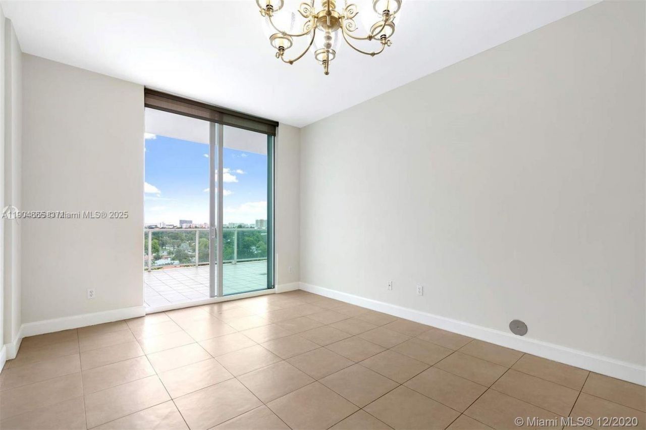2525 SW 3rd, Unit 605, Miami, FL 33129 Photo