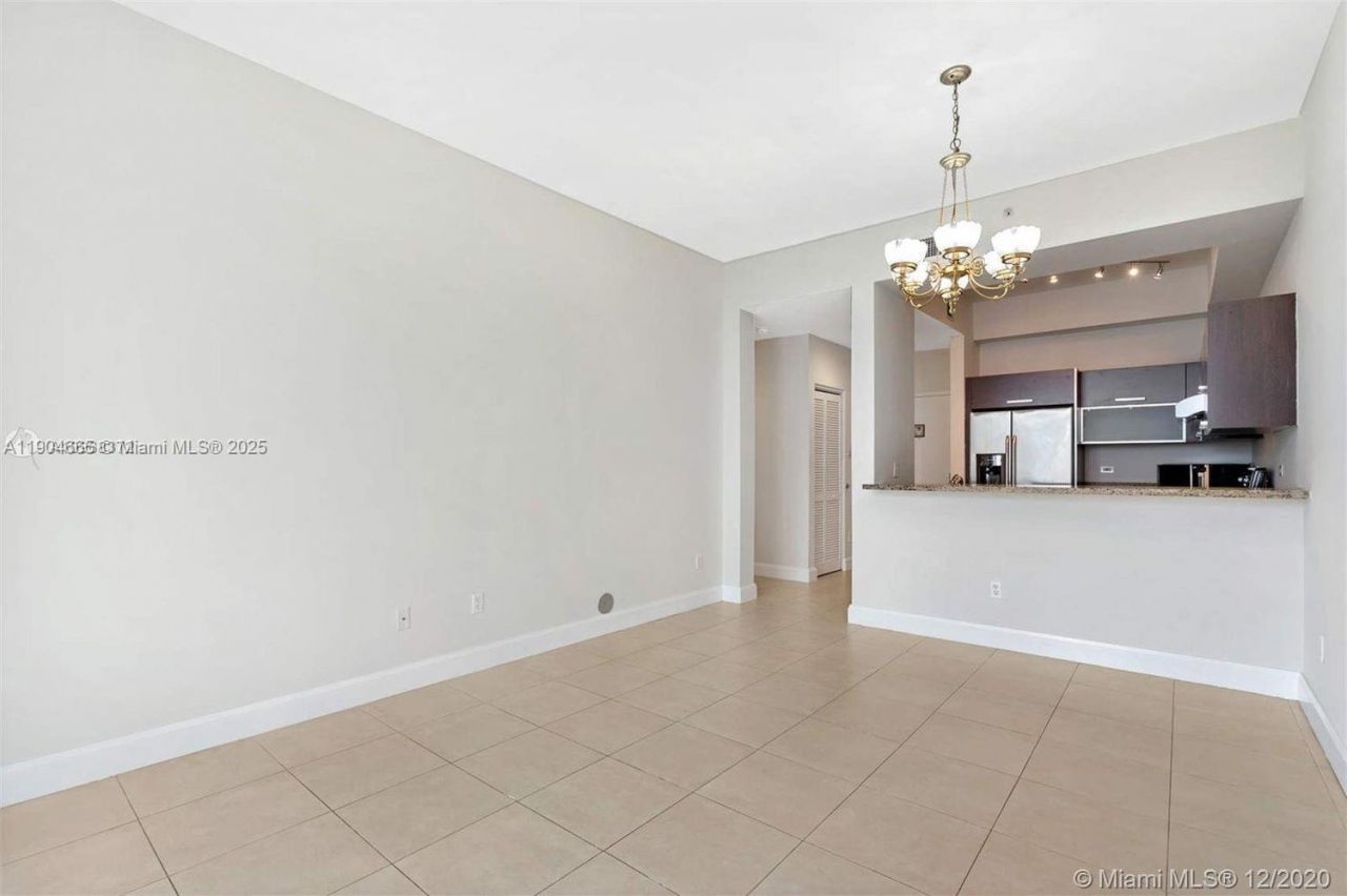 2525 SW 3rd, Unit 605, Miami, FL 33129 Photo