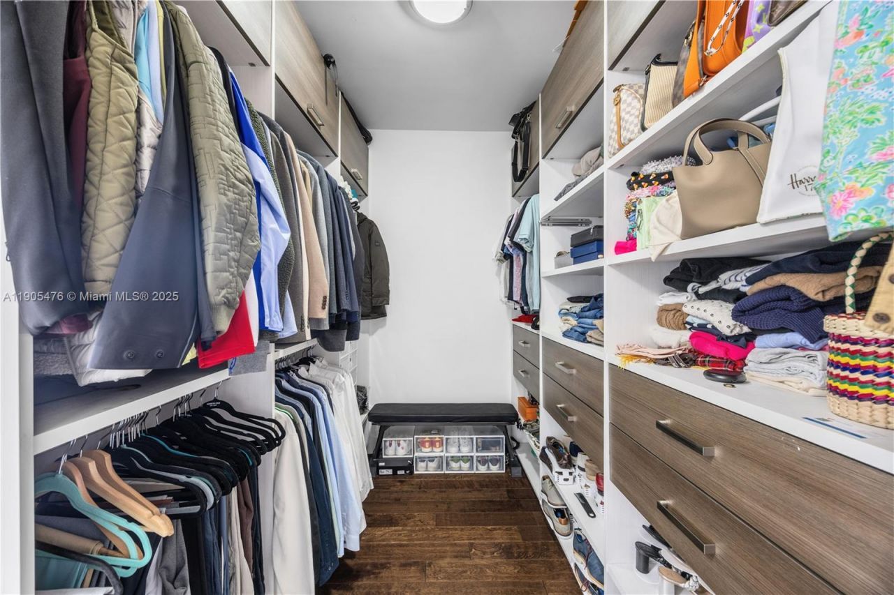 10470 NW 69th Ter, Doral, FL 33178 Photo