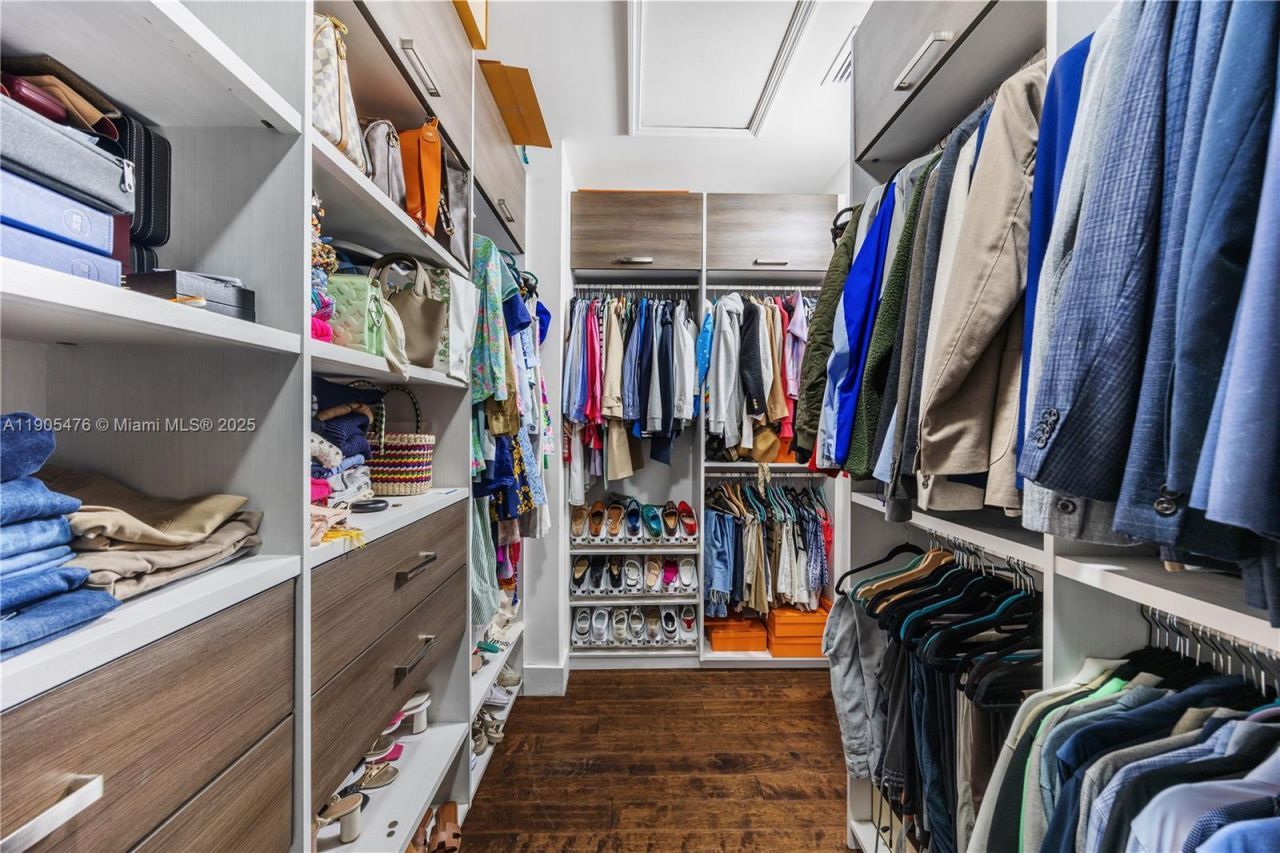 10470 NW 69th Ter, Doral, FL 33178 Photo