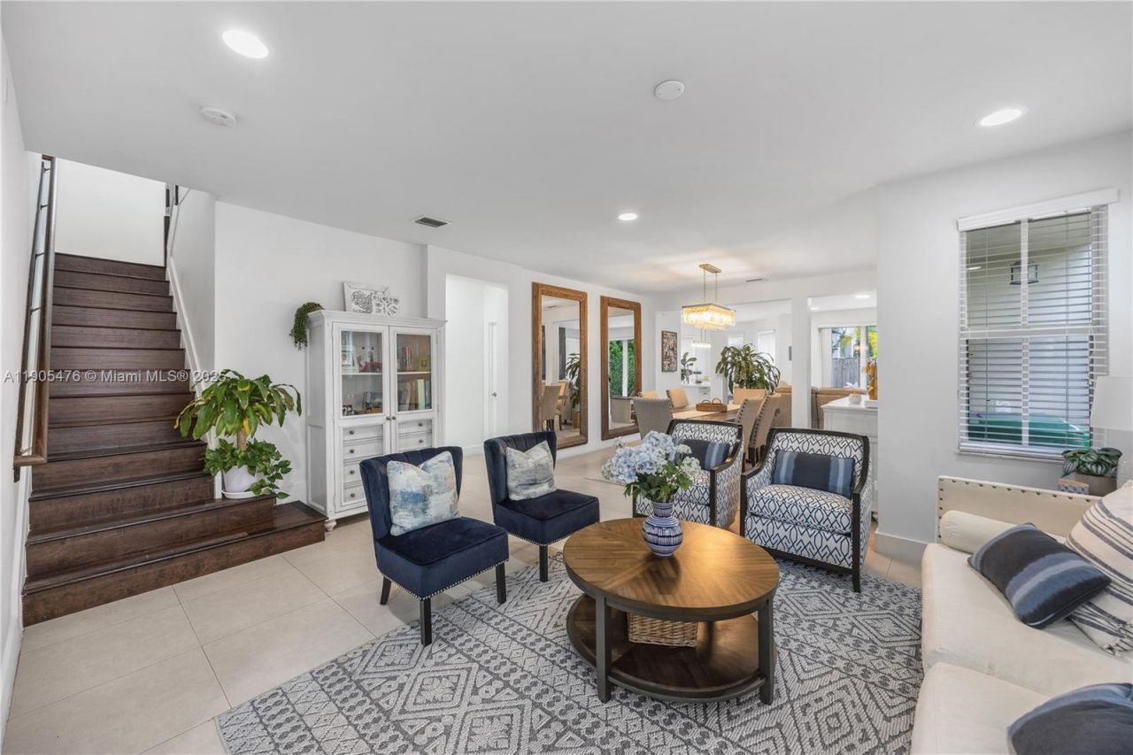 10470 NW 69th Ter, Doral, FL 33178 Photo