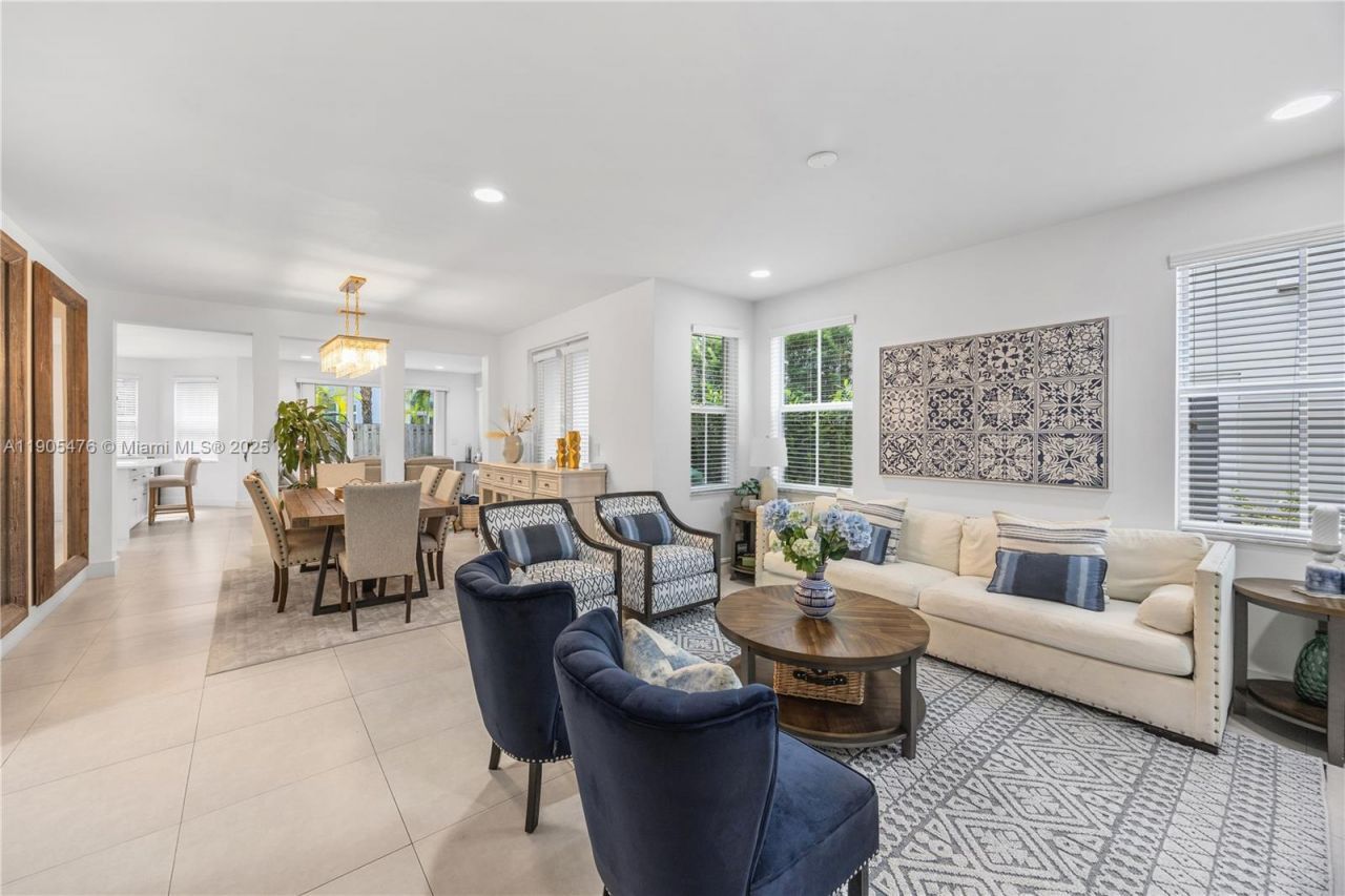 10470 NW 69th Ter, Doral, FL 33178 Photo