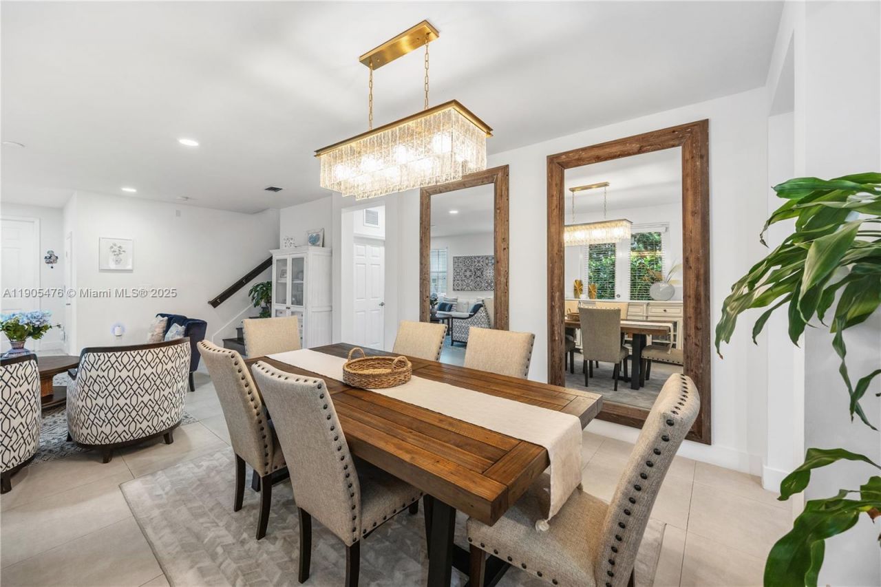 10470 NW 69th Ter, Doral, FL 33178 Photo