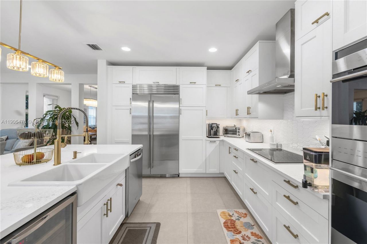 10470 NW 69th Ter, Doral, FL 33178 Photo