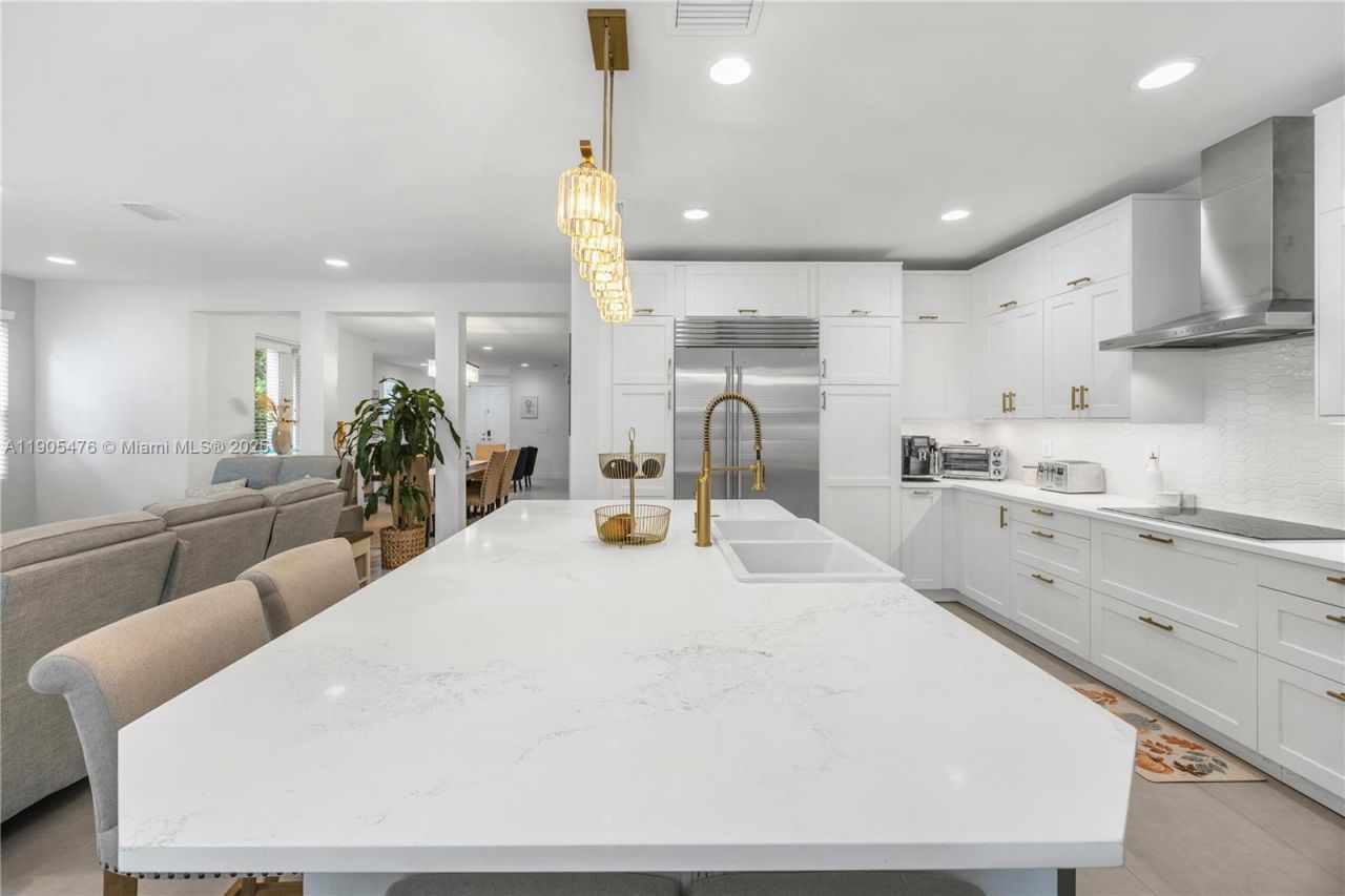 10470 NW 69th Ter, Doral, FL 33178 Photo