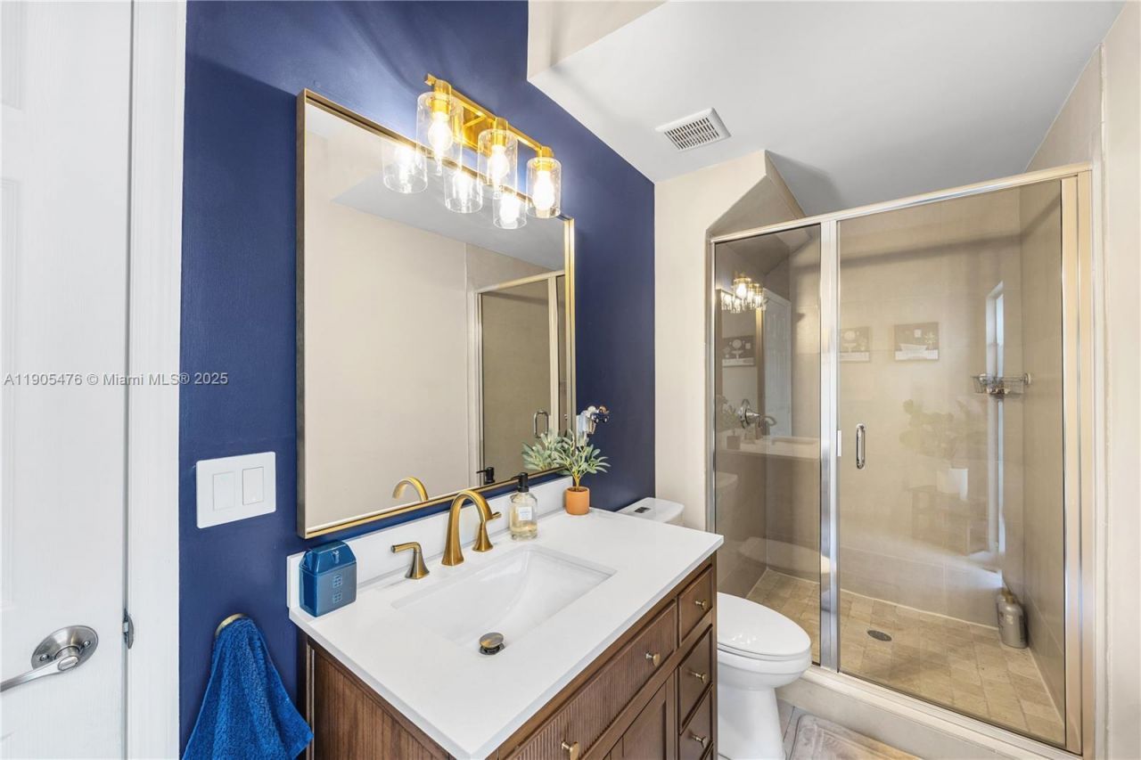 10470 NW 69th Ter, Doral, FL 33178 Photo