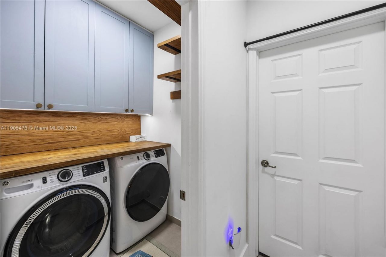 10470 NW 69th Ter, Doral, FL 33178 Photo