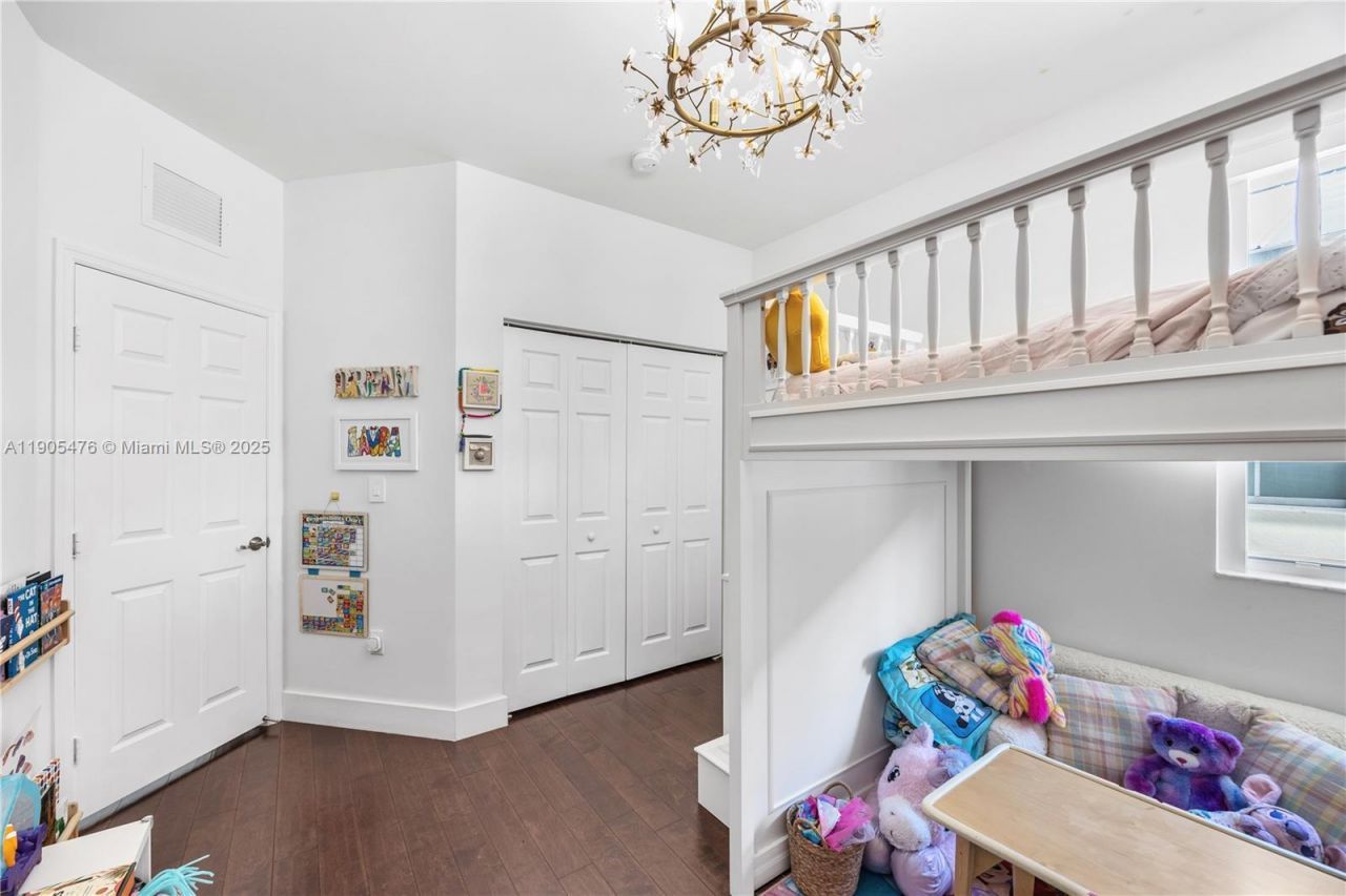 10470 NW 69th Ter, Doral, FL 33178 Photo