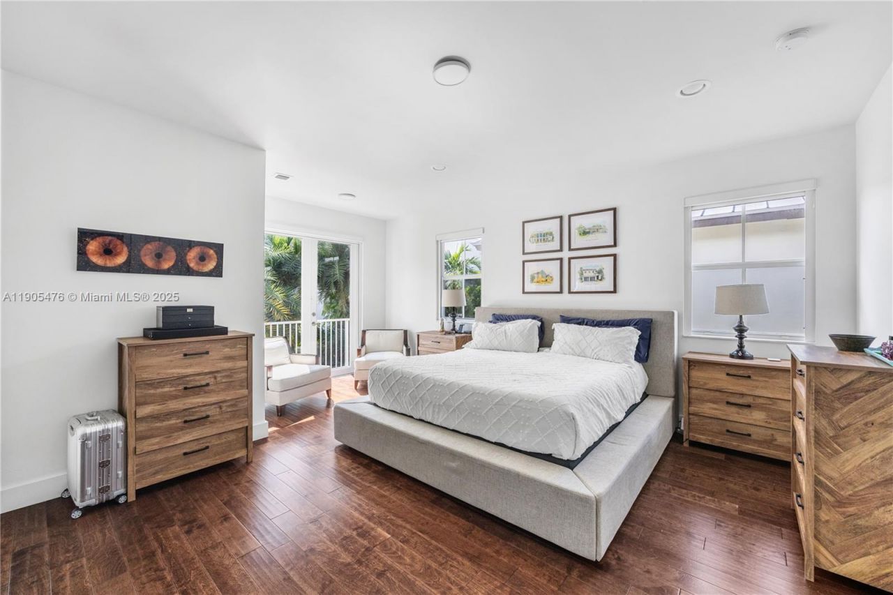 10470 NW 69th Ter, Doral, FL 33178 Photo