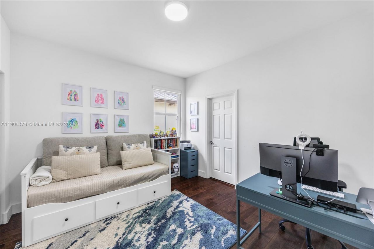 10470 NW 69th Ter, Doral, FL 33178 Photo