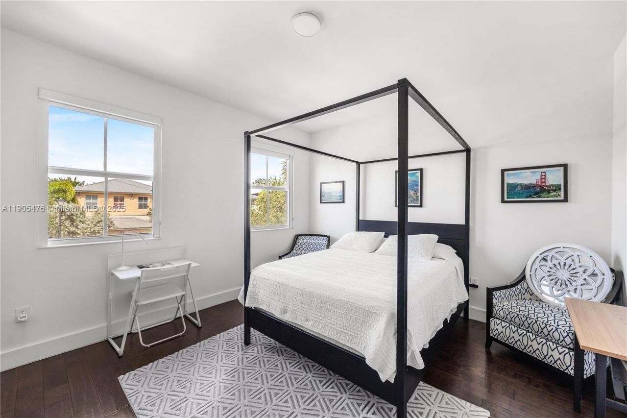 10470 NW 69th Ter, Doral, FL 33178 Photo