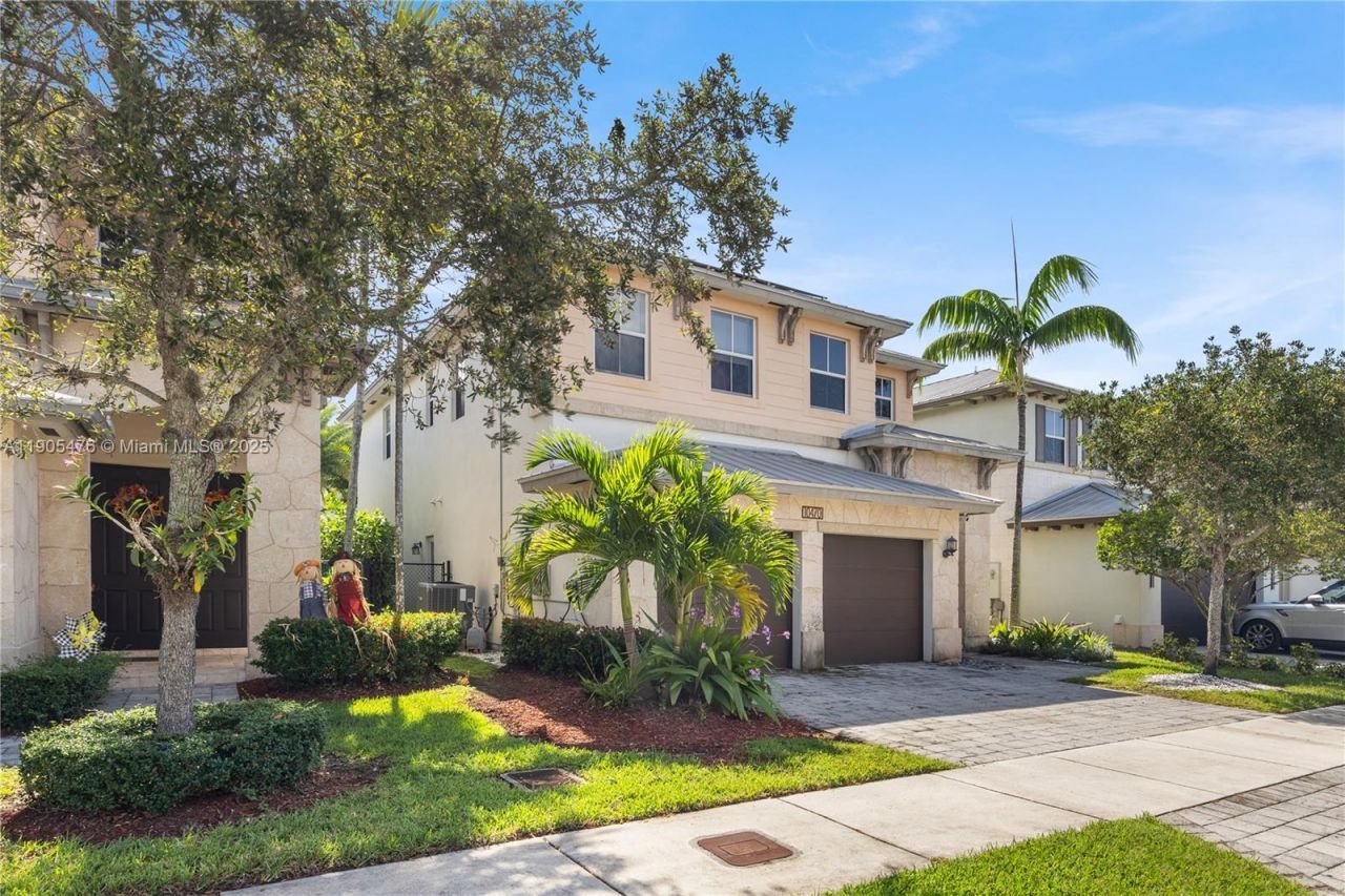 10470 NW 69th Ter, Doral, FL 33178 Photo