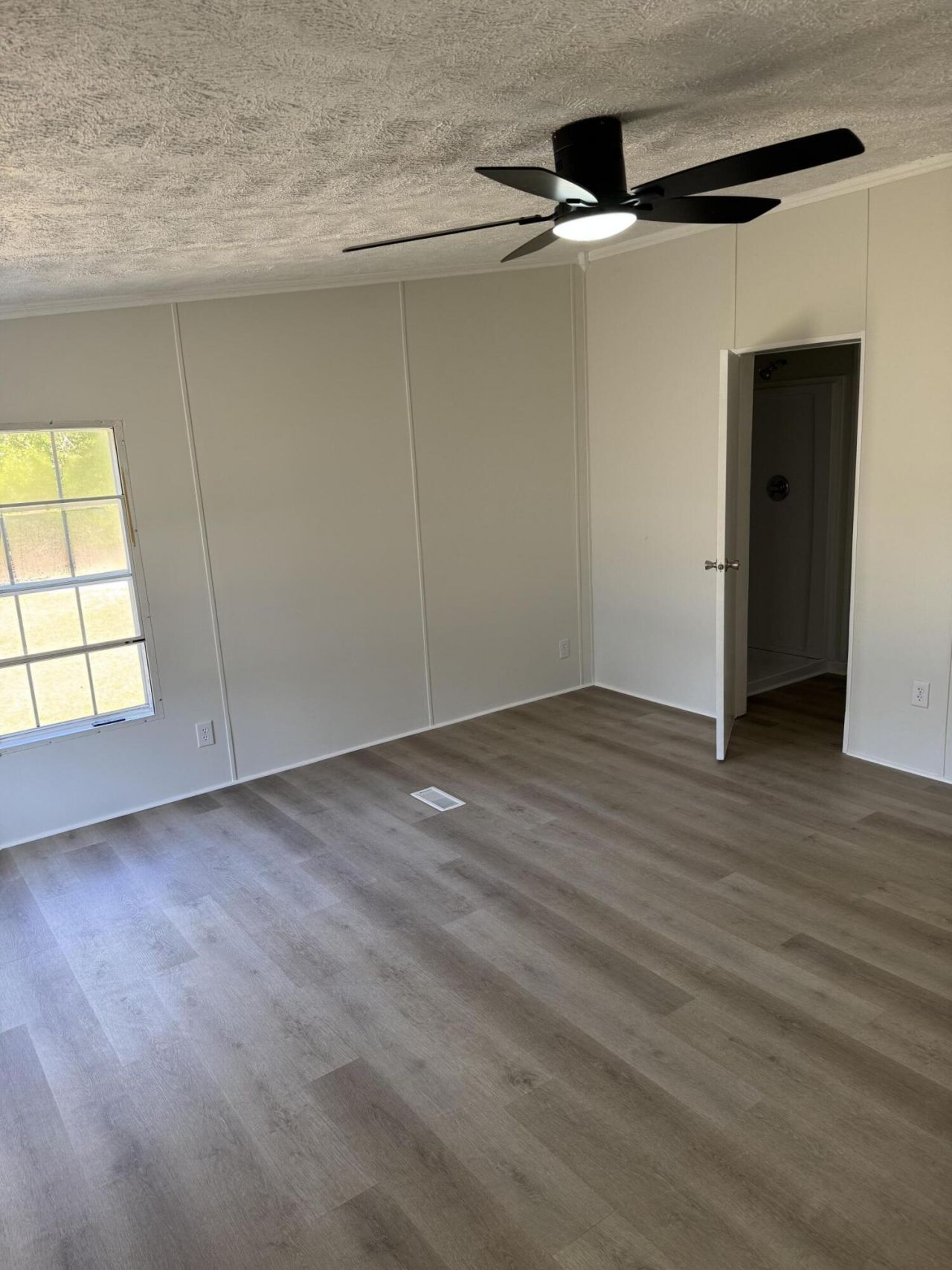 109 Hillock Court Photo 14