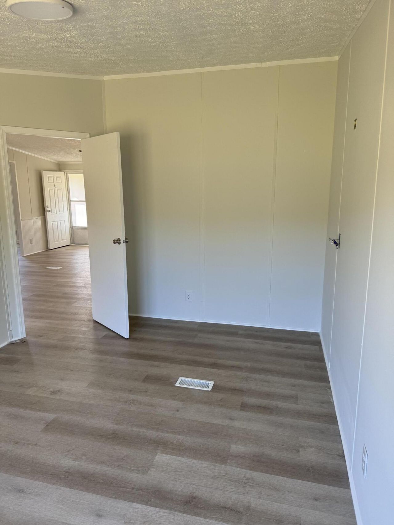 109 Hillock Court Photo 14