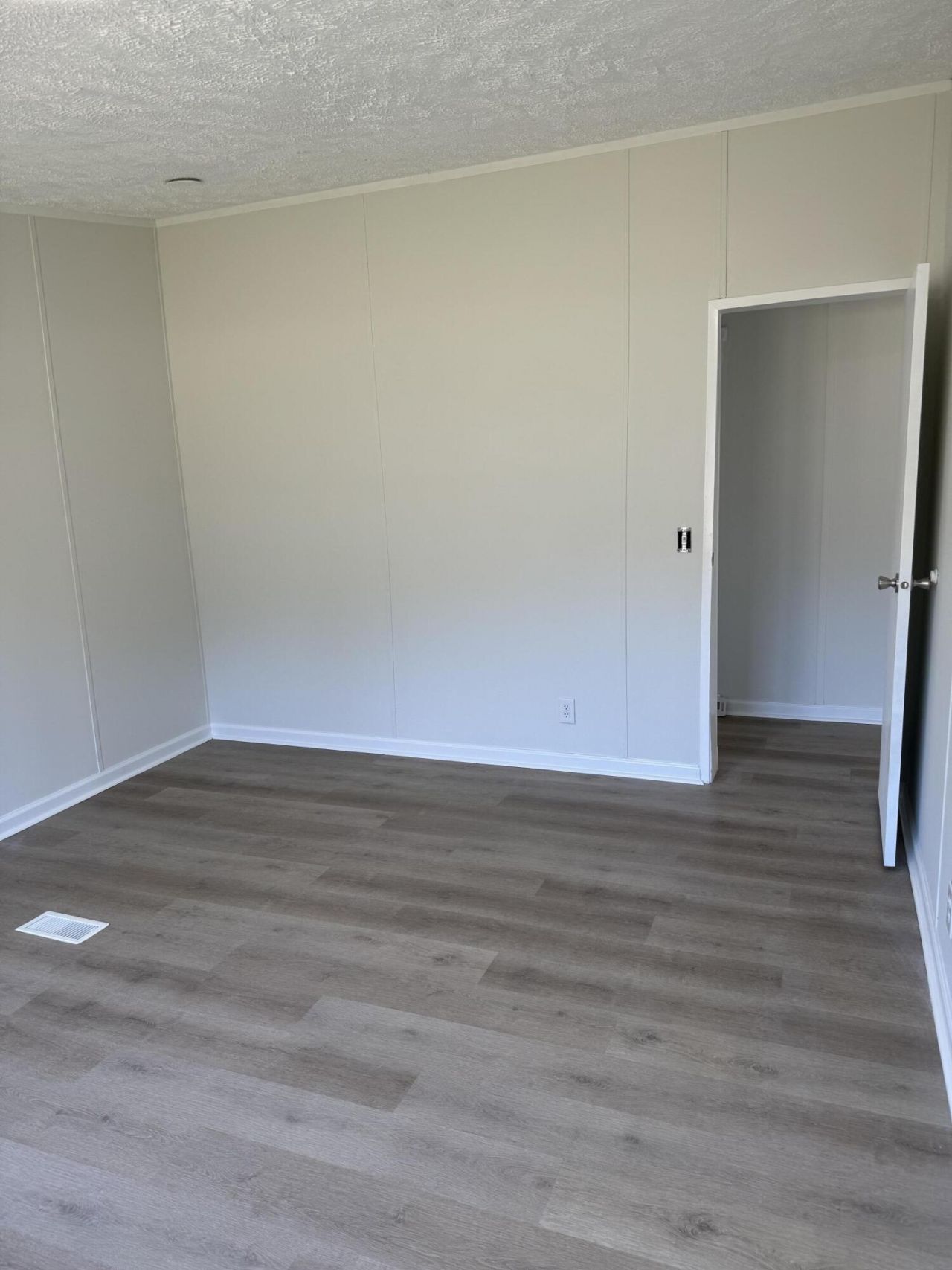 109 Hillock Court Photo 26