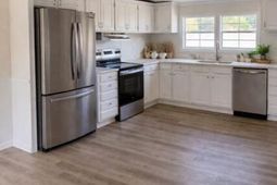 109 Hillock Court photo 4