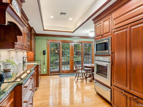 7 Short Path, Nissequogue, NY 11780