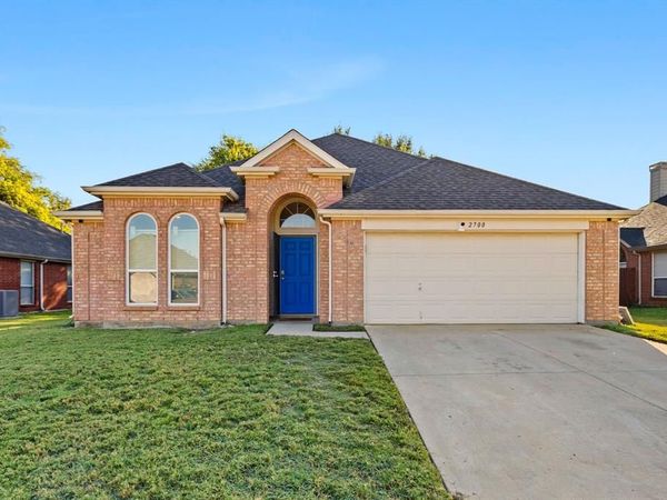 2700 Wandering Oak Drive, Corinth, TX 76208