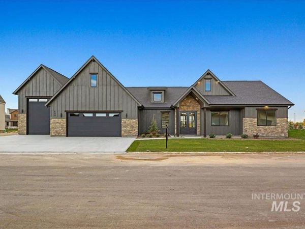 486 Joy Ave., Middleton, ID 83644