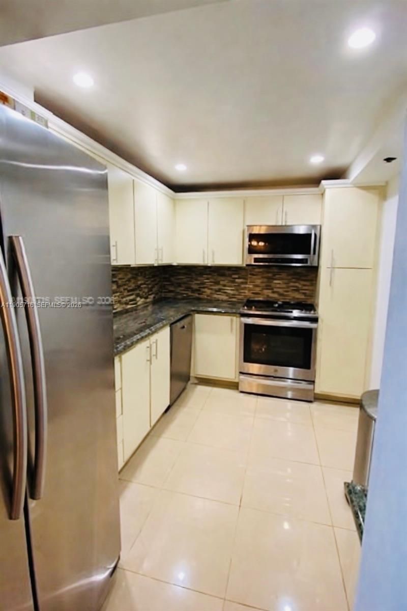 1100 Saint Charles Pl, Unit PH15, Pembroke Pines, FL 33026 Photo