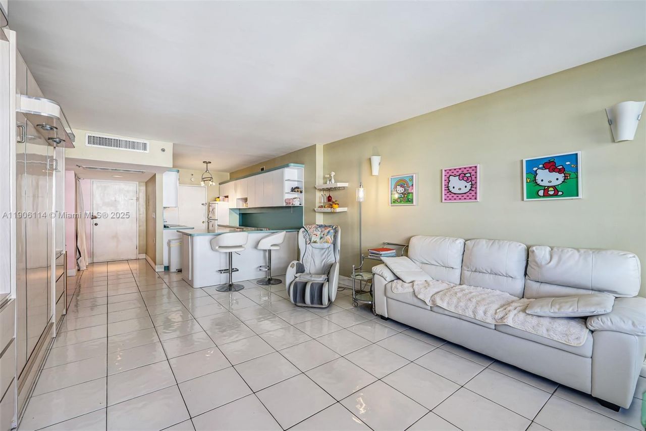 100 Lincoln Rd, Unit 502, Miami Beach, FL 33139 Photo