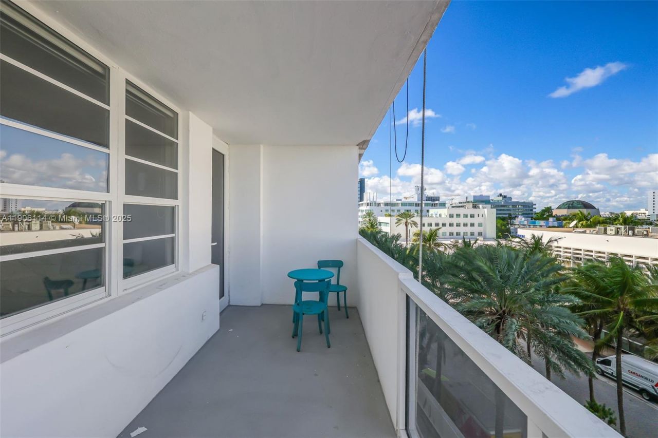 100 Lincoln Rd, Unit 502, Miami Beach, FL 33139 Photo