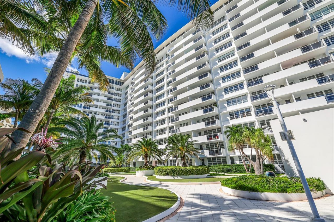 100 Lincoln Rd, Unit 502, Miami Beach, FL 33139 Photo