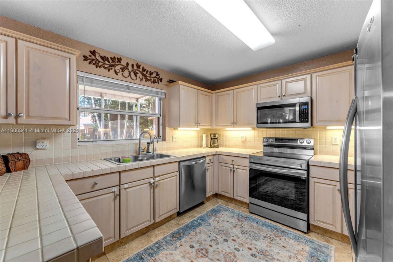 21500 SW 88th Ave, Cutler Bay, FL 33189 Photo