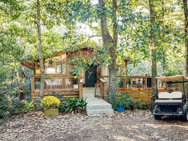 1103 Le Voyageur Drive, Ocean Springs, MS 39564