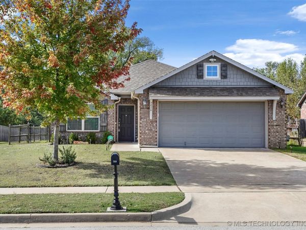 7416 S Laurel Avenue, Broken Arrow, OK 74011